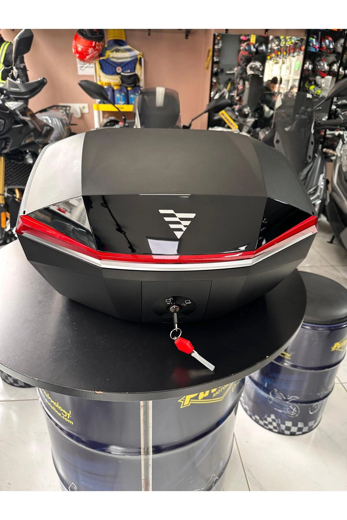 resimler/genel/Black/ Red Topcase 48 Lt